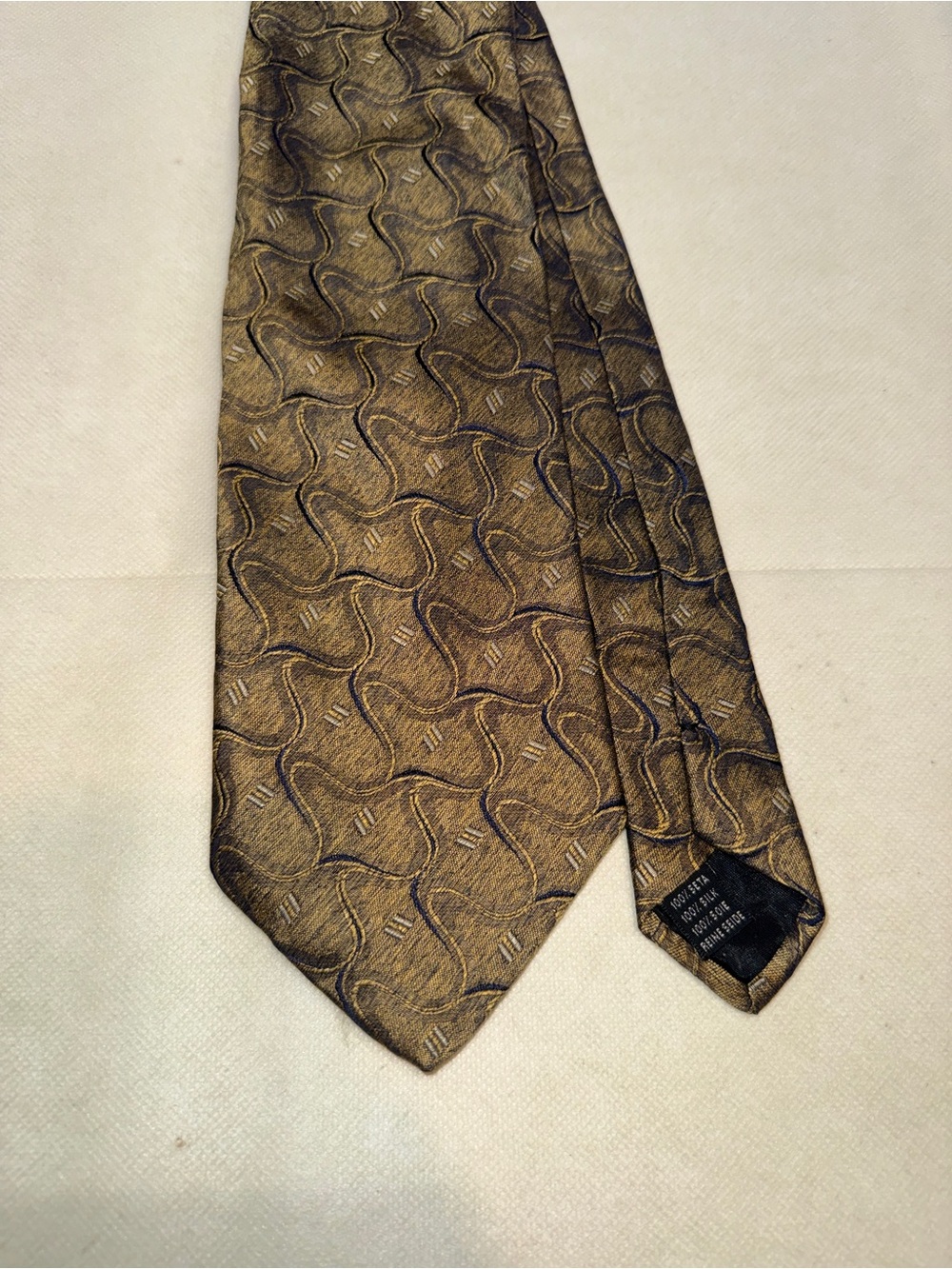 PAvon Gold Tie with Dark Wave Pattern made in Italy